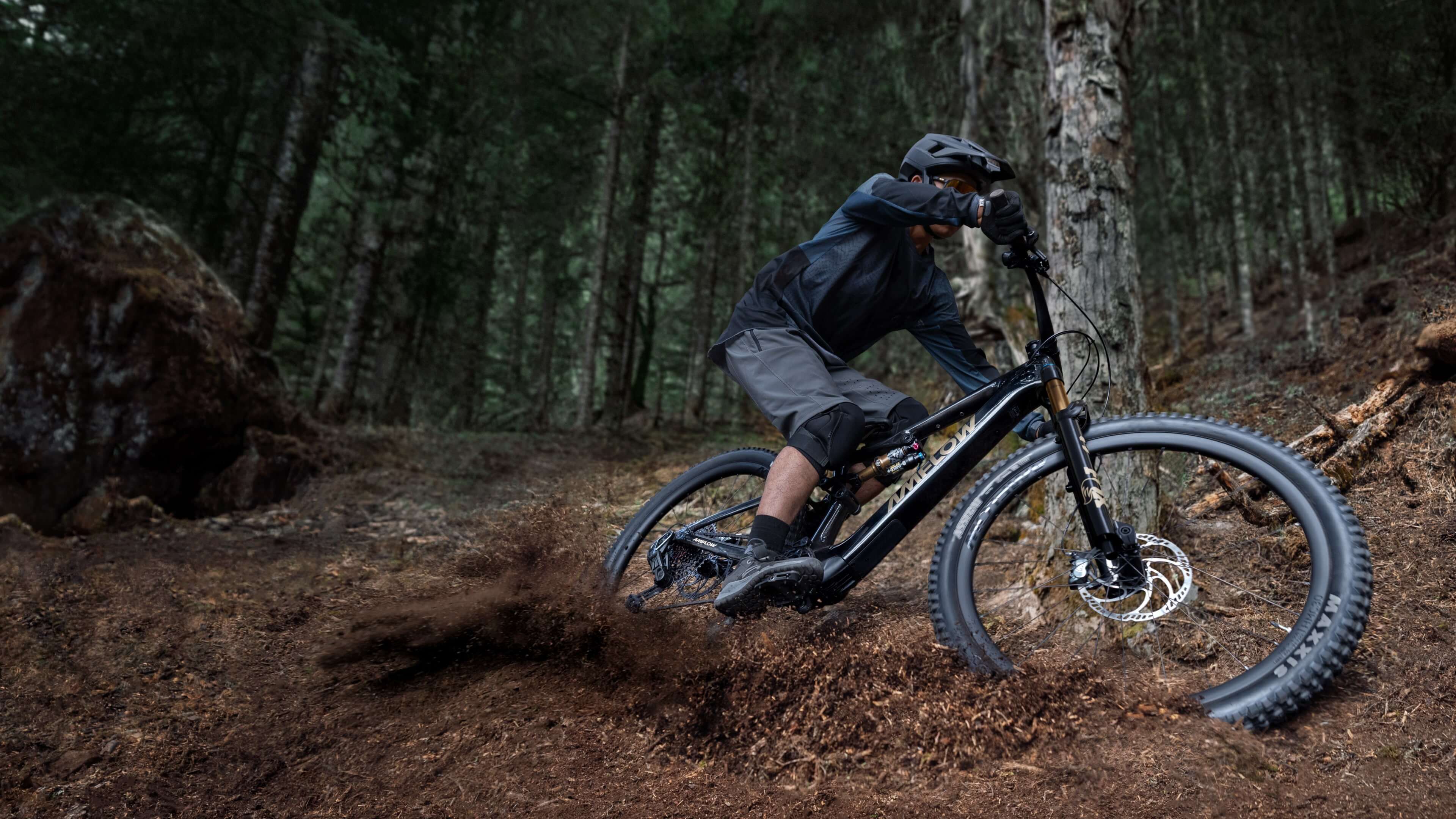 Power to the Peak<span style="display: block; font-size: 12px; line-height: 16px; color: rgba(255,255,255,0.85); margin-top: 16px">* Die auf dieser Seite gezeigten Bilder dienen nur zur Veranschaulichung. Das Erscheinungsbild des tatsächlichen Produkts kann leicht variieren.</span>