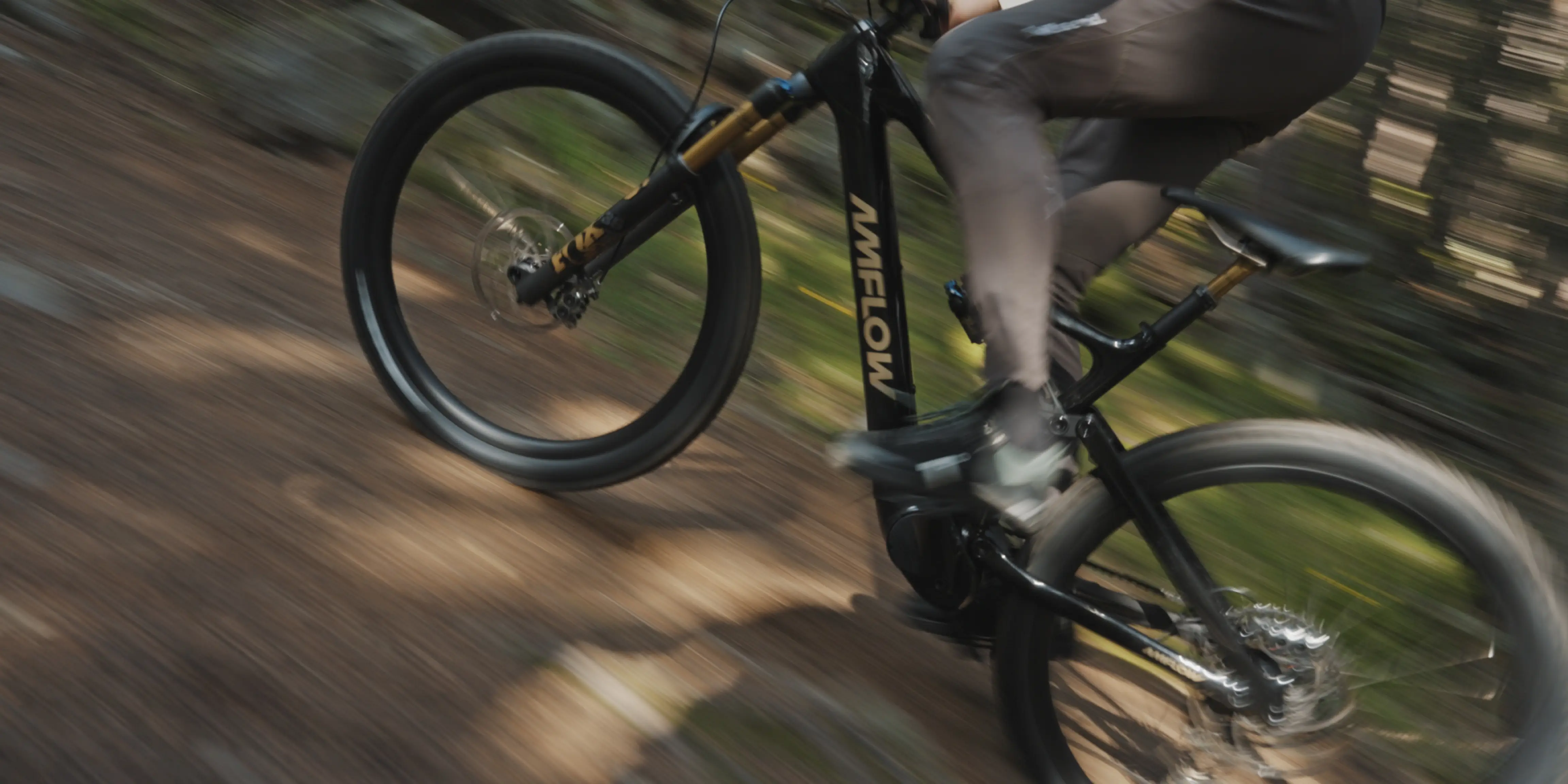 Amflow PL Carbon 800Wh battery integration